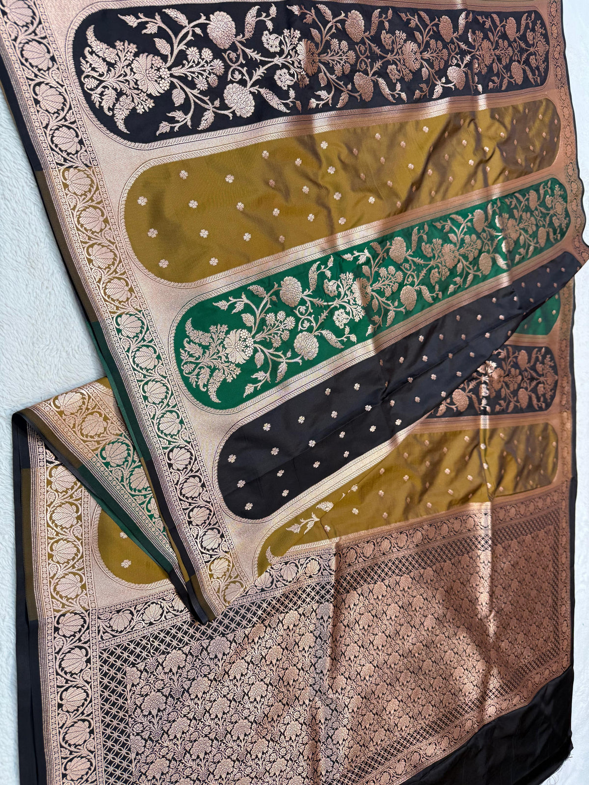 Rangkat Katan Premium Banarasi Saree